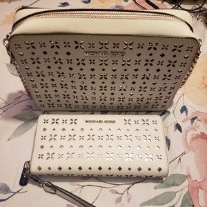 Michael Kors Jet Set Crossbody & Matching Wallet